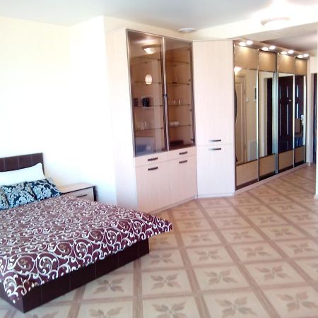Apartment Near Dnipro Arena Eksteriør billede